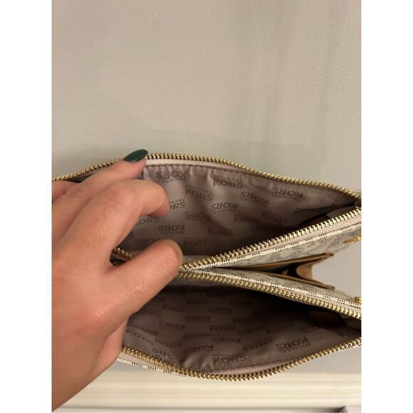 Michael Kors Signature Jet Set FultonEast West Vanilla PVC Crossbody - Picture 4 of 9